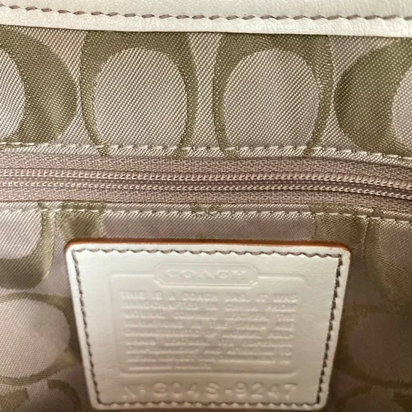 Vintage Coach Soho 9247 White Leather Shoulder Bag Y2K Buckle Purse CleanClassic - Picture 10 of 10